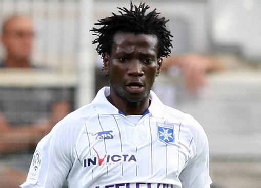 Delvin Ndinga est sous contrat avec l'AJA jusqu'en 2014 - LyonMag
