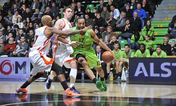 Le Villeurbannais Thompson a du s'incliner face aux Ukrainiens - Photo DR ASVEL Basket