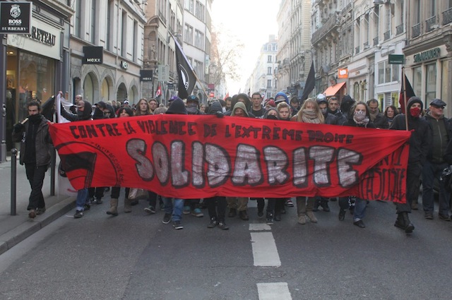 Une banderole du collectif 69 de vigilance contre l'extrême-droite - DR