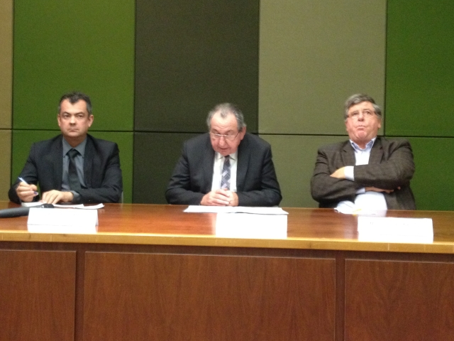 Jérôme Sturla, 1er adjoint au maire, Pierre Crédoz, le maire de Décines et Michel Buronfosse, adjoint de la ville - Photo Lyonmag.com