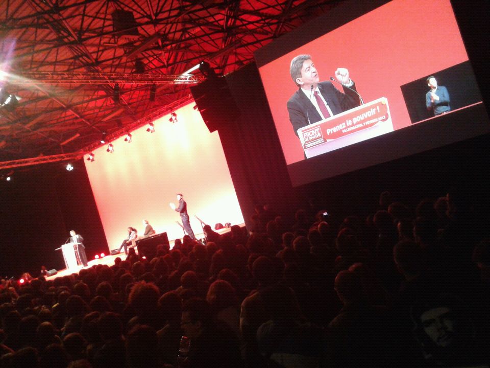 Jean-Luc Mélenchon à la tribune de l'Espace Double Mixte de Villeurbanne - Photo LyonMag