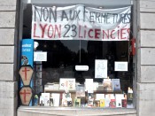 La vitrine de la librairie Chapitre de Bellecour où les salariés sont entrés en résistance - Photo LyonMag.com