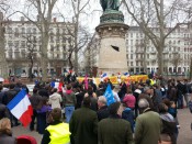 Les opposants samedi après-midi place Carnot - LyonMag.com