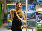 Caroline Bonnafous de l'Animal Rit accompagné d'un serpent - LyonMag.com