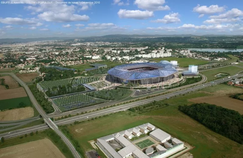 Le Grand Lyon cède 32 hectares de terrain à l'OL pour construire le Stade des Lumières