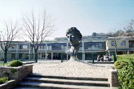 Une grève au lycée Descartes à St Genis Laval