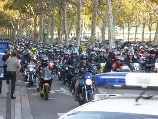 Des milliers de motards en col&egrave;re ce samedi dans les rues de Lyon