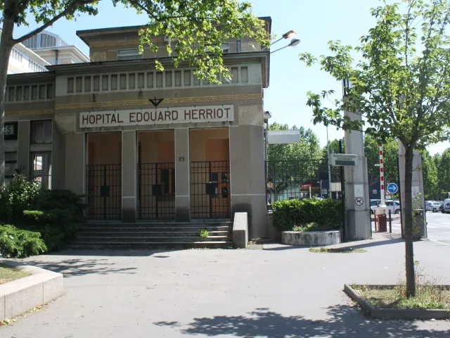 Lyon : une rupture de canalisation prive l'hôpital Édouard-Herriot d'eau