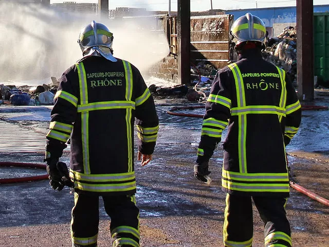 Rhône : les pompiers en intervention se retrouvent nez-à-nez avec un pistolet !
