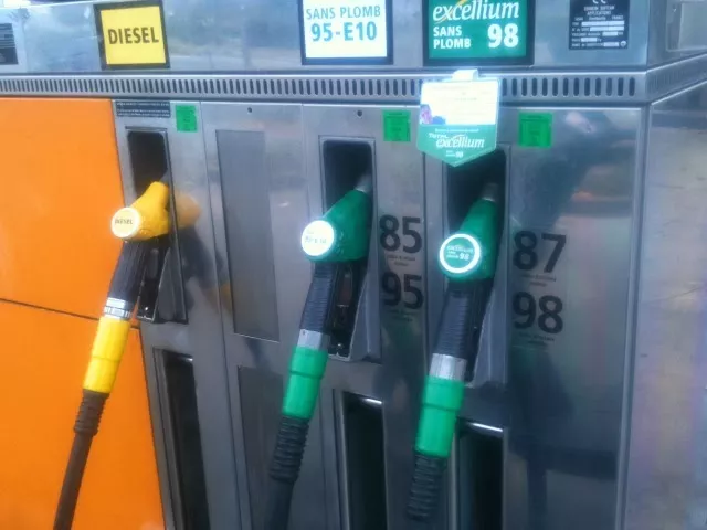 Des voitures en panne à cause d'un échange gazole-essence à la pompe