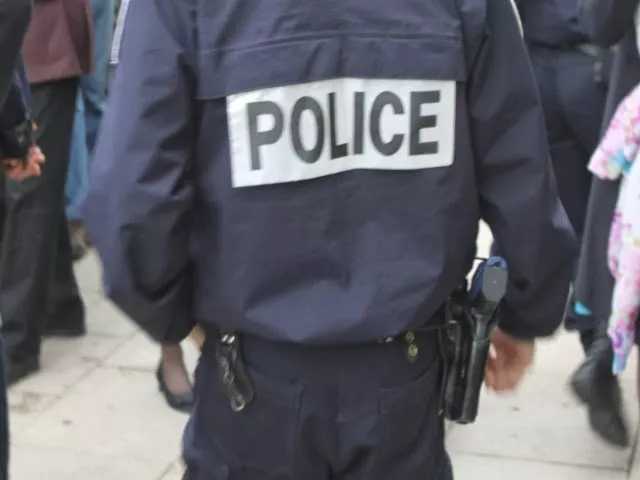Lyon : un mineur frappe un policier pendant son arrestation