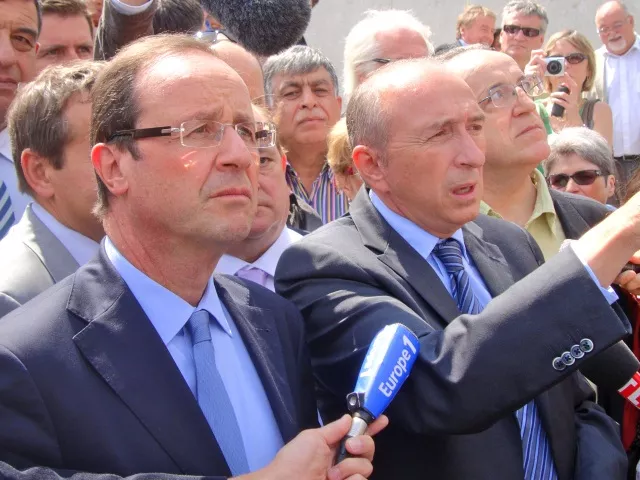 Collomb invite Hollande à "tenir bon face aux frondeurs"