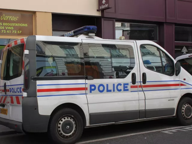 Villefranche-sur-Saône : au tribunal, il mime un égorgement face à sa victime