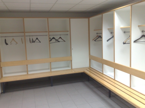À 19 ans, il fouille les vestiaires des clubs de rugby à la recherche ...