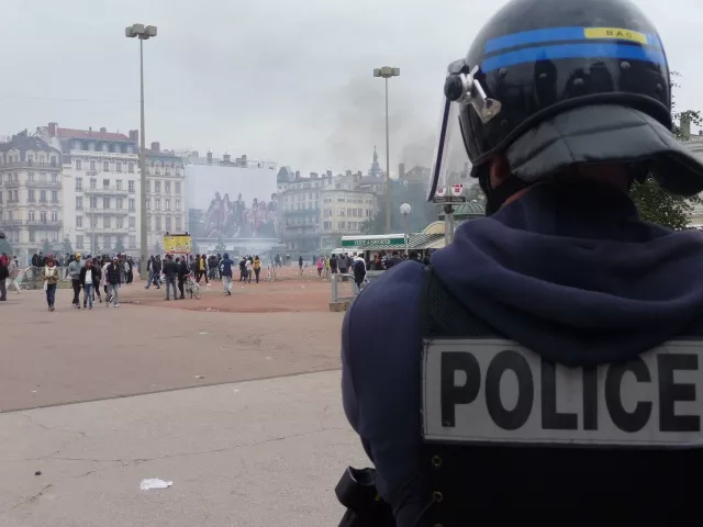 Lyon : trois gardes à vue levées, une maintenue pour les policiers de la BAC