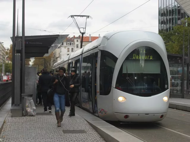 Attentats : petite chute de fréquentation des transports en commun à Lyon