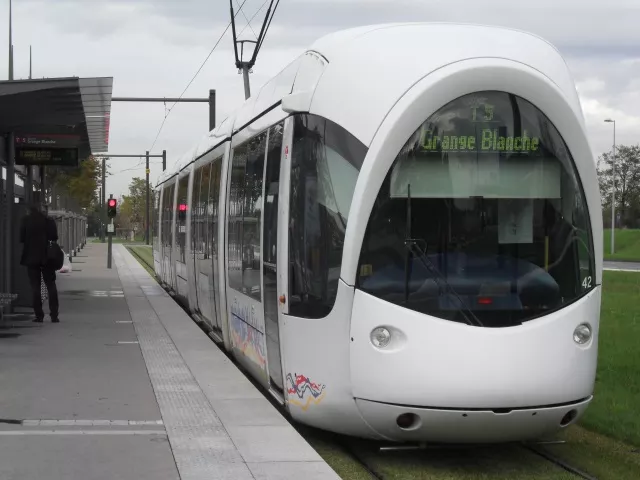 Lyon : acheter ou louer près d’une station de tram ou de métro coûte plus cher