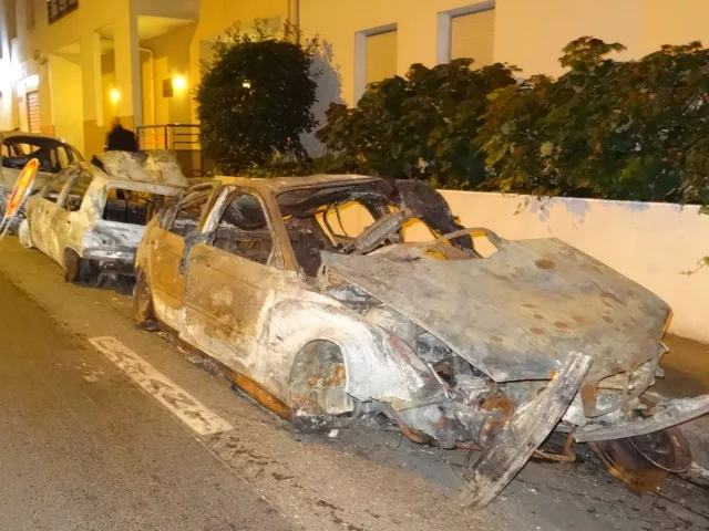 Voitures incendiées à la Croix-Rousse : le suspect hospitalisé pour suspicion de Covid-19