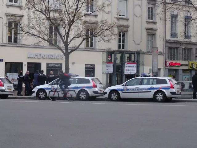 Lyon : contre les trafics, police et douane débarquent à la Guillotière