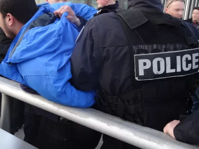 Vénissieux : les policiers accueillis par une volée de pierres