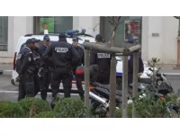 Lyon : ils volent des bouteilles d'alcool et profèrent des insultes racistes envers les policiers