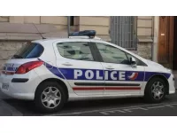 Rhône : ils se poignardent mutuellement