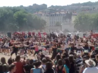 Flash mob à Bellecour pour la journée des droits de la femme