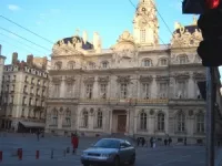 Lyon : deux SDF agressent un jeune homme