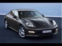 Lyon: la Porsche Panamera devient un taxi