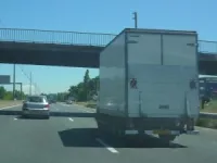 Un camion perd son chargement sur l'A47