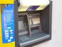 Un distributeur automatique de billets attaqué à la pelleteuse