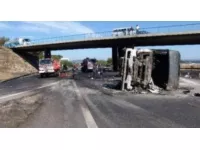 Un camion en feu sur l'A47