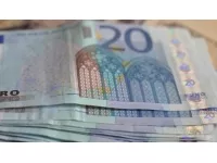 Lyon : la police découvre 1 000 faux billets de 20 euros dans les bagages d'un voyageur