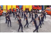 Nouveau flashmob des pompiers de Saint-Priest