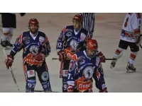 Le Lyon Hockey Club remporte sa première victoire en Ligue Magnus contre Gap (5-4)