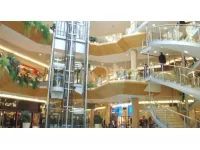 Lyon : ils agressent à coups de casque des clients du centre commercial de la Part-Dieu