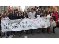 Lyon : les anti mariage pour tous manifesteront sous les fenêtres de Gérard Collomb
