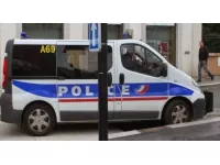 Saint-Fons : paniquée, elle heurte des piétons avec sa voiture après avoir reçu des coups