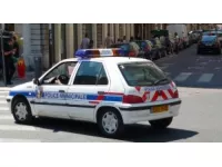 Vaulx-en-Velin : il frappe des policiers