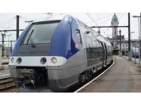 Rhône : une collision dimanche entre un TER et une voiture garée sur le quai de la gare