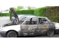 Saint-Fons : on br&ucirc;le sa voiture, il tire en l'air