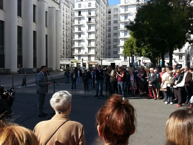 Mort d'Hervé Gourdel : 300 personnes rendent hommage à l'otage à Villeurbanne