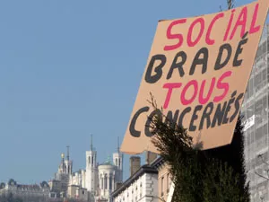 250 personnes rassemblées à Lyon contre la privatisation de la dépendance