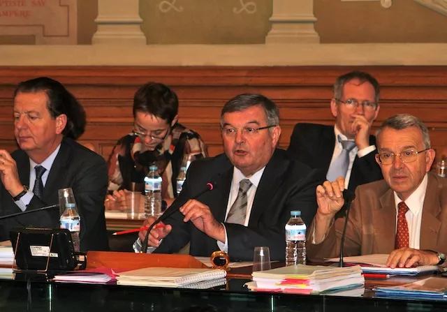 Conseil général : Michel Mercier s’emporte sur le COL