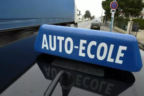 Opération escargot des auto-écoles lundi à Lyon
