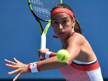 Roland-Garros : Caroline Garcia passe au deuxième tour en trois sets