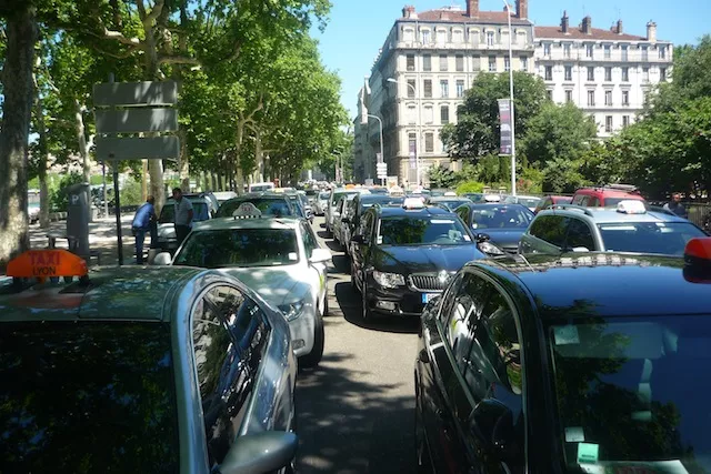 Lyon : la manifestation des taxis est finalement annulée