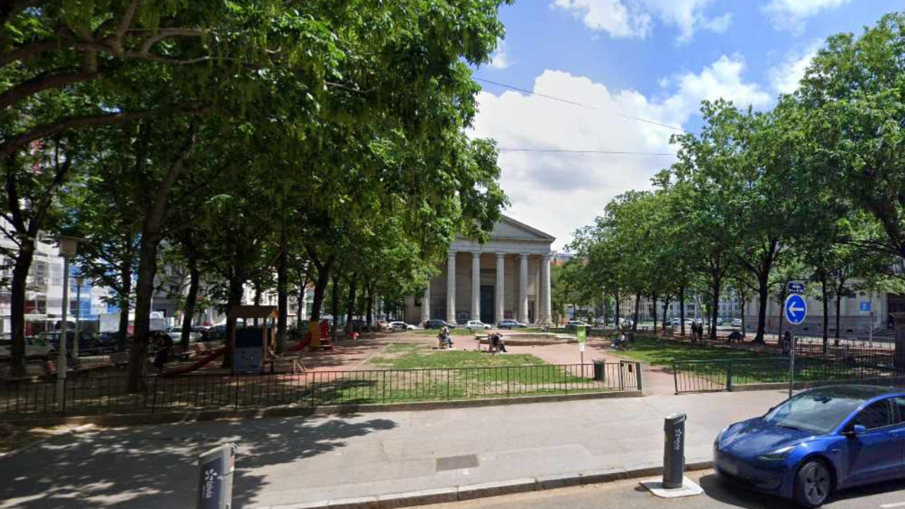 Lyon Une Place Enti re Bient t R am nag e Dans Le 6e Arrondissement lyon-une-place-enti-re-bient-t-r-am-nag-e-dans-le-6e-arrondissement