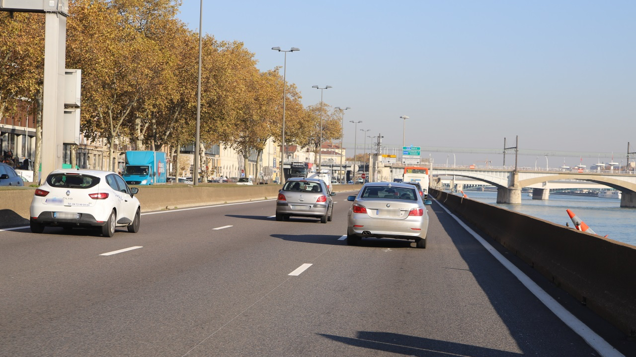 Pollution à Lyon : les restrictions de circulation prolongées une ...