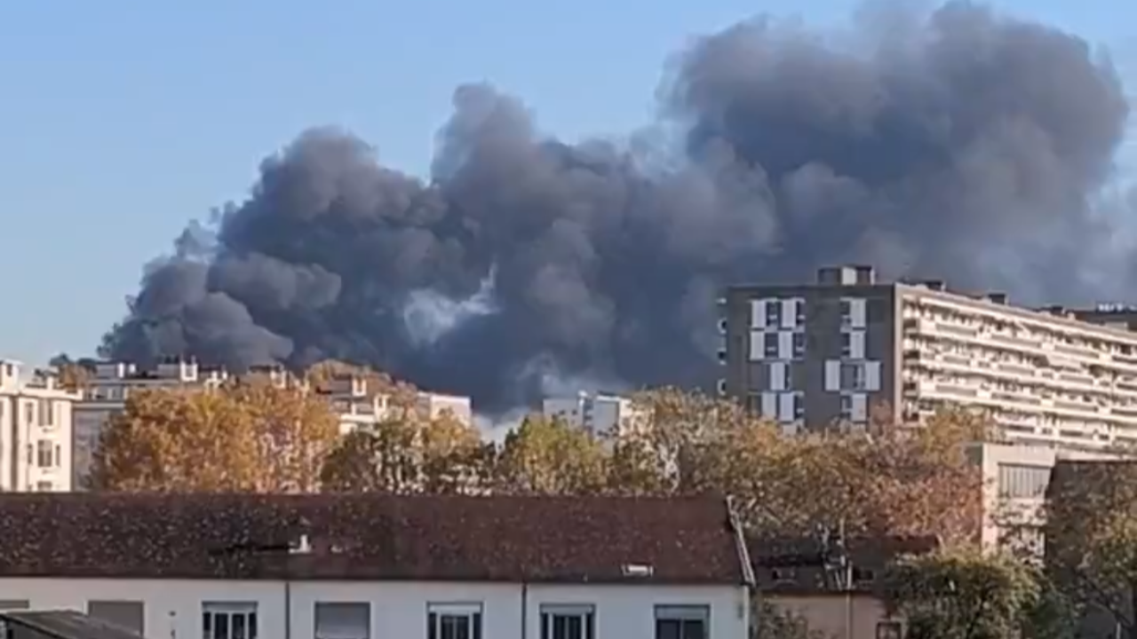 Une épaisse fumée visible dans toute l’agglomération : gros incendie avenue Paul-Santy à Lyon